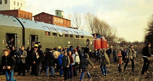 1980_BR_211_Doppelstockwagen_DAB_6_LBE_BR_212_Bahnhof_Bad_Oldesloe-2.jpg