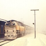 1983_BR_218_ozeanblau_Nahverkehrszug_Silberlinge_Bad_Oldesloe