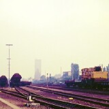 1984_DB_Schienenkran_Schwerlastkran_Bahn_Zug_Kof_3_BR_332_Bad-Oldesloe