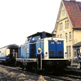 BR_212_Gesellschaftswagen_WGmh__Silberlinge_Ueze_Bahnhof_Ehlershausen1984-4
