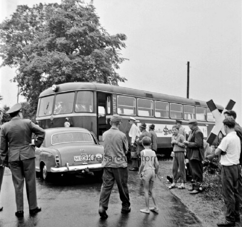 Bahnubergang_Unfall_Zug_Schienenbus_1963_Bad_Oldesloe_Elmshorn_EBOE-1.jpg