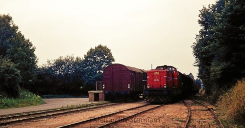 Blumenau_Bahnhof_Bahnstation_1973_Deutz_Lok_AKN_Bad_Oldesloe_Elmshorn_EBOE_Schienenbus-2.jpg