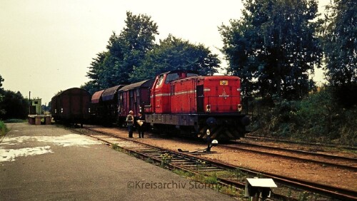 Blumenau_Bahnhof_Bahnstation_1973_Deutz_Lok_AKN_Bad_Oldesloe_Elmshorn_EBOE_Schienenbus-3.jpg