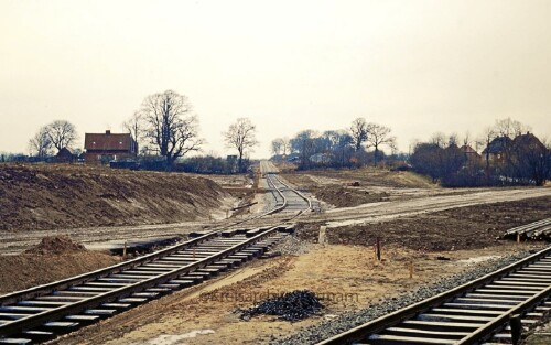 Blumendorf-Bahnhof-1974-Gleiserneuerung-Industriegleis-5.jpg