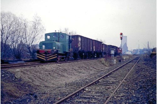 Blumendorf-Bahnhof-1974-Gleiserneuerung-Industriegleis-9.jpg