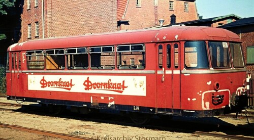Bahnhof_Barmstedt_1973_BR_998_Beiwagen_Schienenbus_Doornkaat_Bad_Oldesloe_Elmshorn_EBOE-4.jpg