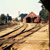 Bahnhof_Barmstedt_1973_Lokschuppen_VT_798_998_DKW_Weiche_Nebenstrecke_Bad_Oldesloe_Elmshorn_EBOE-2