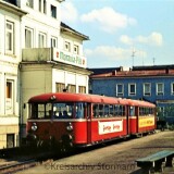 Bahnhof_Elmshorn_Bahnhof_1973_Schienenbus_Uerdinger_BR_798_Doornkaat_Westbank_Werbung-e