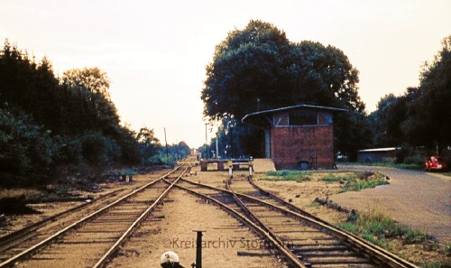 Kisdorf_Bahnhof_1973-Henstedt_landwirtschaftliche_Verladung_Ladestrase-3.jpg