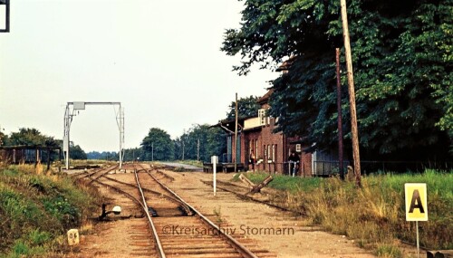 Nahe_Bahnhof_1973_Guterschuppen_Empfangsgebaude-2.jpg