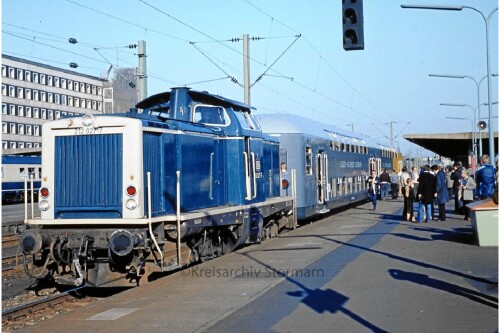 BR_212_077_ozeanblau_LBE_DAB__8_Braunschweig_Hbf_1980.jpg