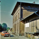 Bahnhof_Hollenbek_1970_-Kaiserbahn_Empfang_Guterschuppen-0