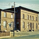 Bahnhof_Hollenbek_1970_-Kaiserbahn_Empfang_Guterschuppen-1