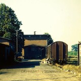 Bahnhof_Hollenbek_1970_-Kaiserbahn_Rubenernte_Gedeckter_Guterwagen-1