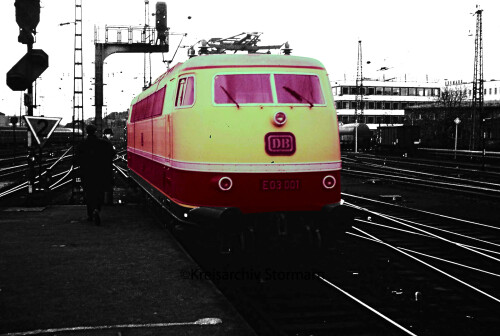 E_03_001_BR_103_1966_Hannover_Hauutbahnhof---Kopie.jpg