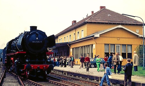 a-Chlausthal_Zellerfeld_Bahnhof_BR_044_Sonderzug_Streckenschliesung_Stilllegung_1976.jpg