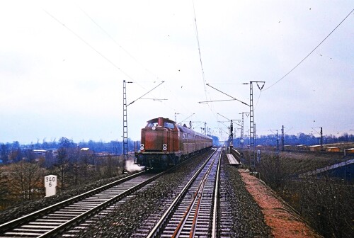 BR_212_Hittfeld_1967_nach_Hamburg.jpg