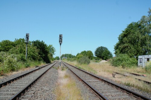 Bahnhof_Zarrentin_Zarentin_20230605_Gleise_Gleisvorfeld_Nebenbahn_Gudower_Land-1.jpg
