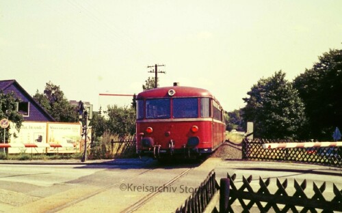 Bahnubergang_Bad_Segeberg_1984_VT_98_BR_798.jpg