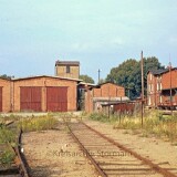 Wakendendorf-Gotzberg_Bahnhof_1973_Lokschuppen