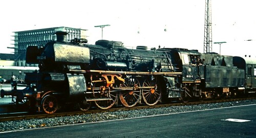BR_18_323_BR_220_Hildesheim_Hbf_Bahnhof_1969_ab.jpg