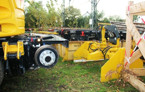 DB_Bagger_Schiene_Schienenbagger_Schwarzenbek_Bahnhof_Tausch_Weichen_Bauzug_2024_Okt_Streckenerneuerung-4a.jpg