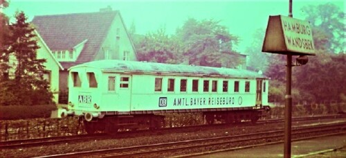 1966_amtliches_db_reisburo_bayerN_Triebwagen-1.jpg