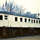 1968_Hamburg_Rahlstedt_Bahnhof_db_reisburo_bayerN_Triebwagen