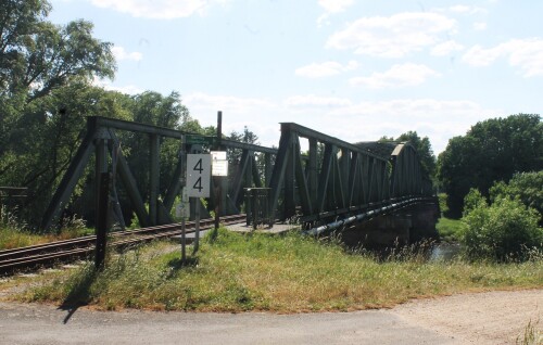 Tonnhausen_Eisenbahnbrucke_OHE_Strecke_Winsen_Marschacht_Metallbrucke-3.jpg