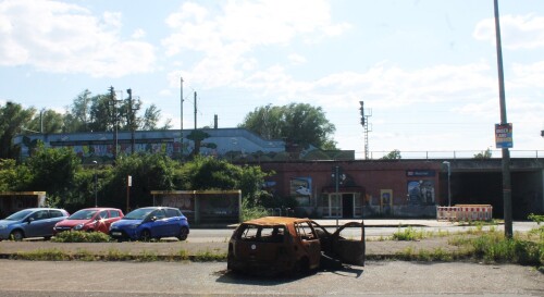 Maschen_Bahnhof_bunter-Bahnhof_Golf_3_abgebrannt_ausgebrannt_2024_Mai-1.jpg