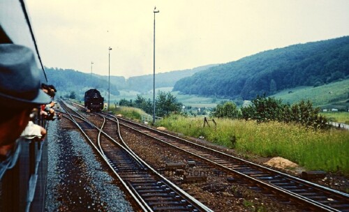 Kreiensen_Ausziehgleis_Richtung_Bad_Gandersheim_1969_Altenbeken-Bad_Gandersheim_BR_018_323_Sonderfahrt.jpg