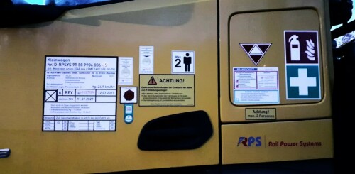 Mercedes_LKW_Zwei_Wege_Fahrzeug_Oberleitung_Montage_Schwarzenbek_Bahnhof_Modernisierung_2024_b (1)