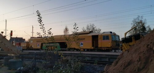 Dynamic_Stopfexpress_Gleisstopfmaschine_Schotter_Hubert_Schwarzenbek_Bahnhof_Modernisierung_2024 (2)