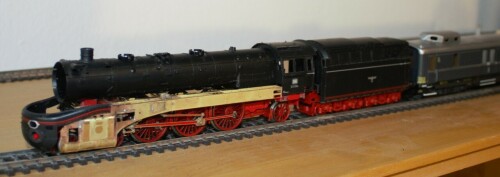 BR_03_BR_03.10 Stromlinie_Fleischmann_H0_Umbau_BR_03_154_Serie_DB_stahlblau_20241107a (1)