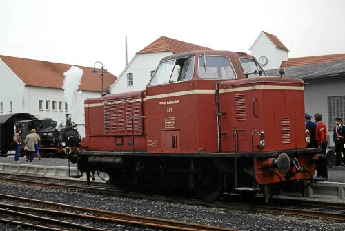 Preusisch_Oldendorf_Bahnhof_1980_Diesellok_Rangierlok_Privatbahn_Museumsbahn_historischer_Zug-2.jpg