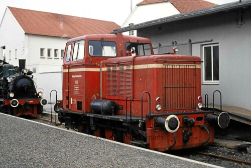 Preusisch_Oldendorf_Bahnhof_1980_Diesellok_Rangierlok_Privatbahn_Museumsbahn_historischer_Zug-3.jpg