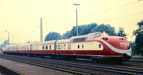 TEE_Trans_Europ_Express_BR_601_VT_11.5-1988_Lathen_Bahnhof.jpg