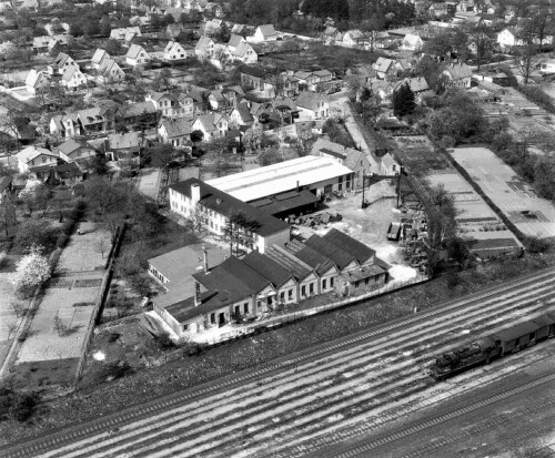 Ahrensburg_Bahnhof_Industriegebiet_an_den_Gleisen_1959-1.jpg