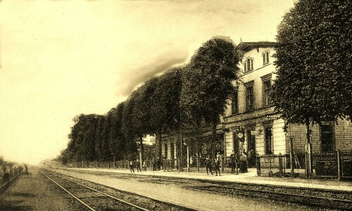 Ahrensburg_Bahnhof_LBE_Lubeck-Buchener_Eisenbahngesellschaft_1900.jpg