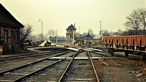 Ahrensburg_alter_Lokschuppen_Drehscheibe_Bahnhof_altes_Stellwerk.jpg