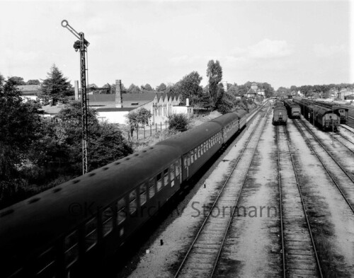 Skandinavien_Express_V_200_BR_220_Ahrensburg_Bahnhof_1960-2.jpg