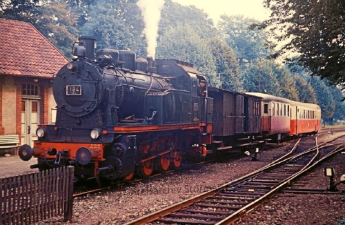 e-Stadthagen-Bahnhof-1967-Dampflok-nach-Rinteln-Bogenhof-ELNA-6-2.jpg