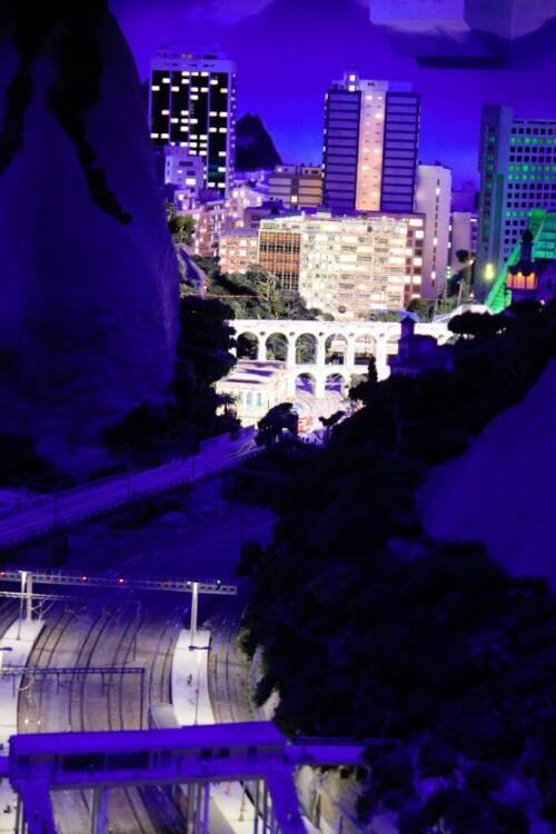 202207-MiWuLa-Rio-bei-Nacht-18.jpg