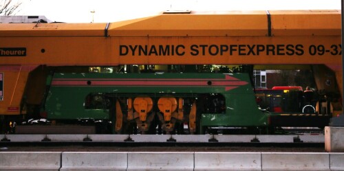 Gleisstopfmaschine_Schwarzenbek_Bau_Bahnsteigdach_20241130 (2)