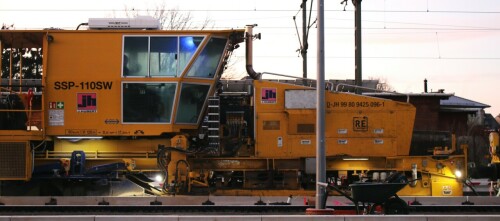 Gleisstopfmaschine_Schwarzenbek_Bau_Bahnsteigdach_20241130 (5)
