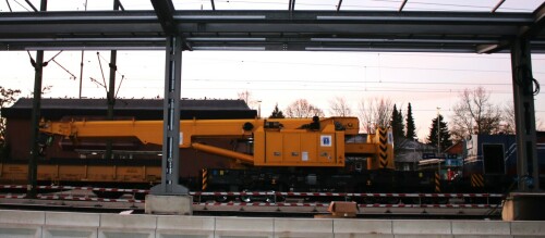 Schwerlastkran_Bahn_V_100_ESL_DR_Schwarzenbek_Bau_Bahnsteigdach_20241130 (3)