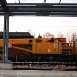 Schwerlastkran_Bahn_V_100_ESL_DR_Schwarzenbek_Bau_Bahnsteigdach_20241130-3