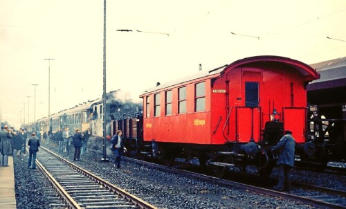 h-Stadthagen-Bahnhof-1975-Dampflok-nach-Nienstadt-5.jpg