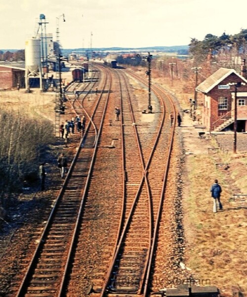 BR_050_550_Schnega_Bahnhof_1973_Ausfahrt_Nienbergen_Strecke_Wieren-Nienbergen.jpg