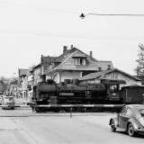 BR_38_DB_preusische_P_8_LBE_Doppelstockwagen_DAB_6_Ahrensburg_Bahnubergang_VW_Kafer_oval_1958